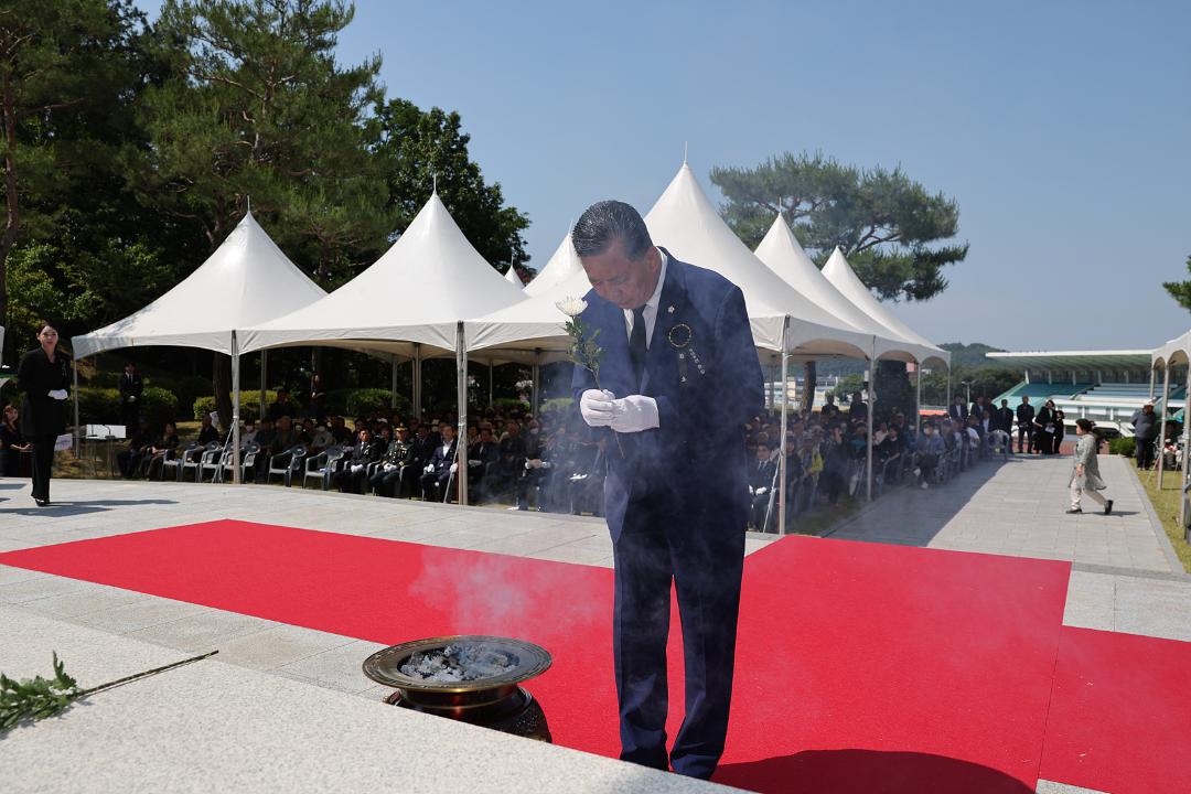 '제68주년 현충일 추념식' 게시글의 사진(2) '제68주년 현충일 추념식_0013.jpg'
