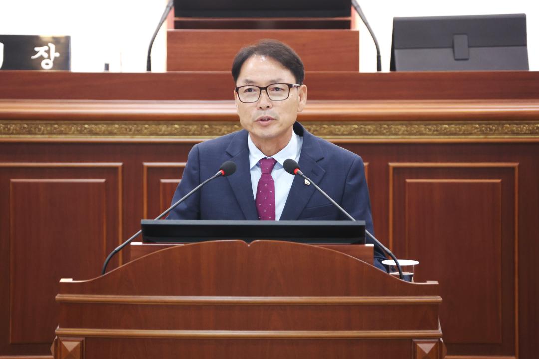 '의성군의회, 군정질문으로 지역 현안 해법 모색' 게시글의 사진(1) '제293회 제1차 정례회 군정질문_0007.JPG'